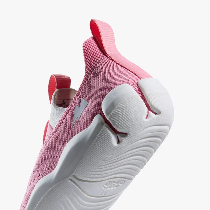 Macro close-up of the heel and outsole of an Aretto shoe, detailing the patented, flexible Y-shaped Supergrooves sole technology. (Sizes S3 & S4)