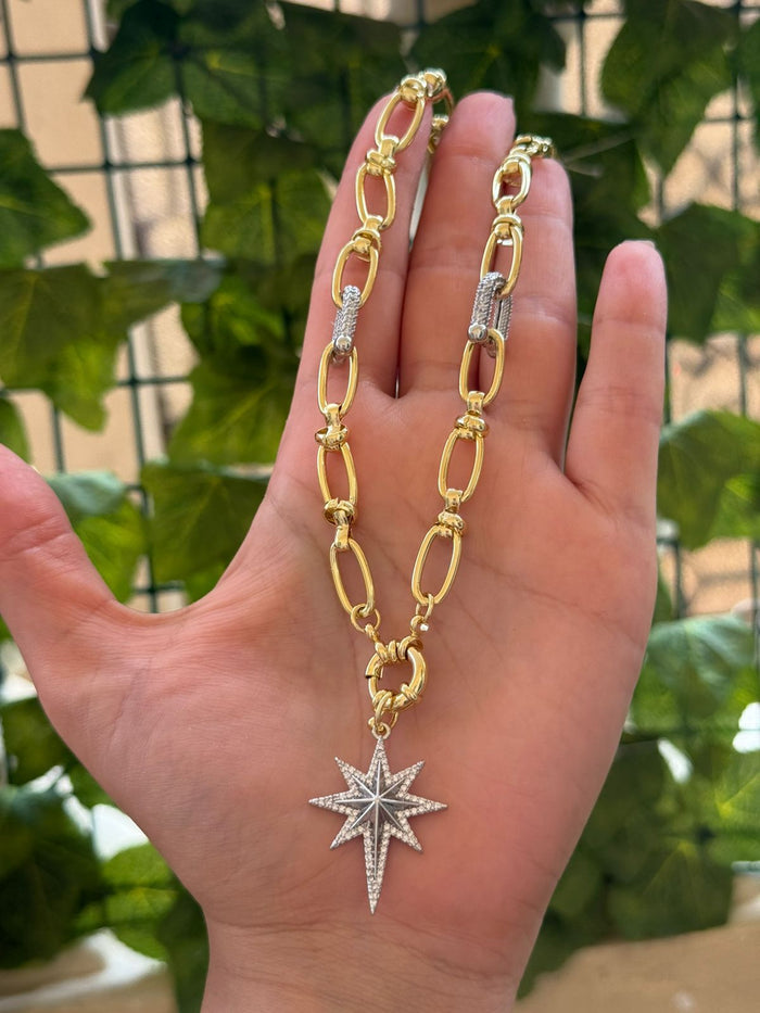 Necklace model 226