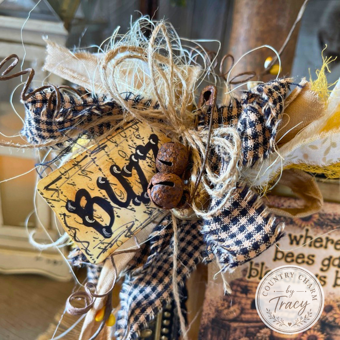 Queen Bee Homespun Annie 5x7 Framed Decor