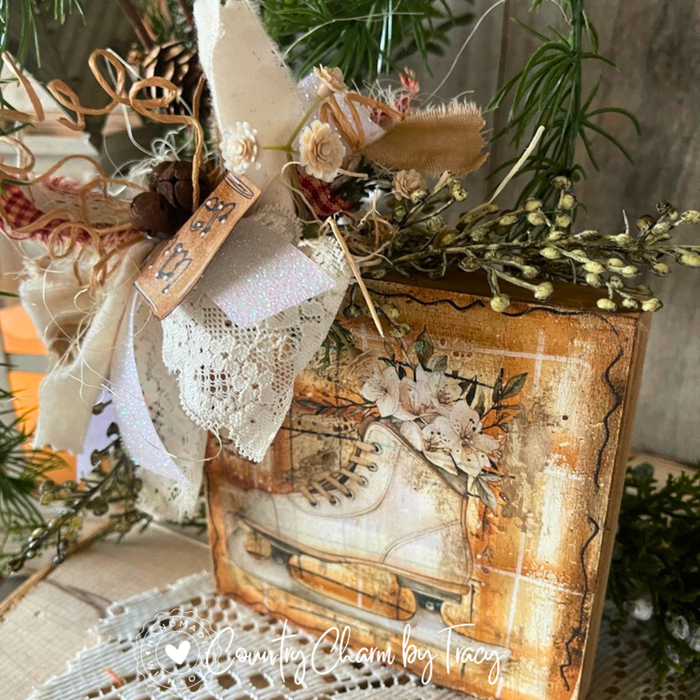 Rustic Winter Ice Skate Décor Block – 5x5”