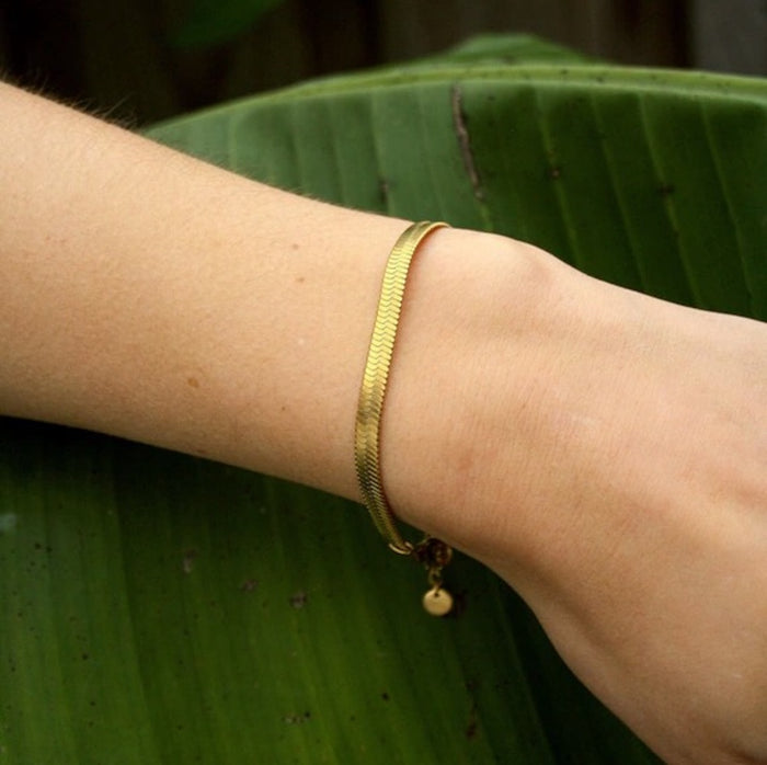 Stainless steel snake back bracelet